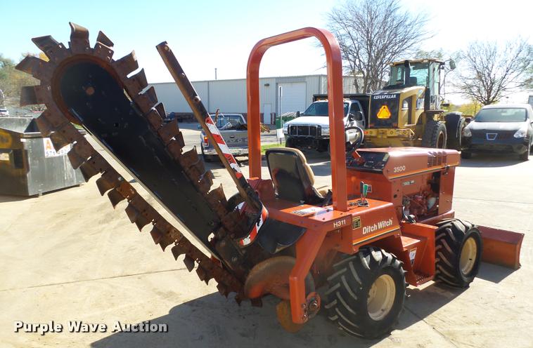 image for item L4124 1995 Ditch Witch 3500 trencher