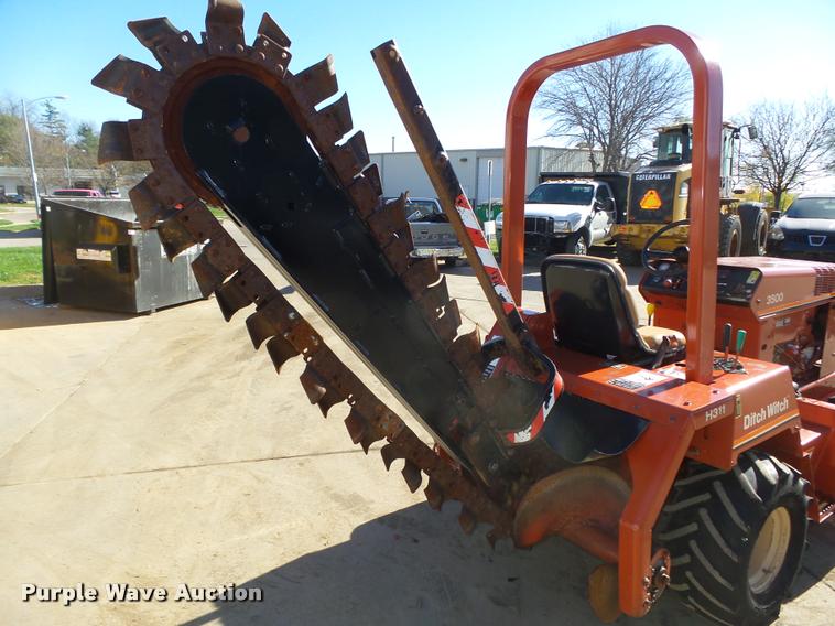 image for item L4124 1995 Ditch Witch 3500 trencher