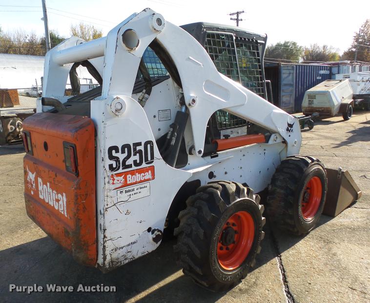 image for item L4147 2006 Bobcat S250 skid steer