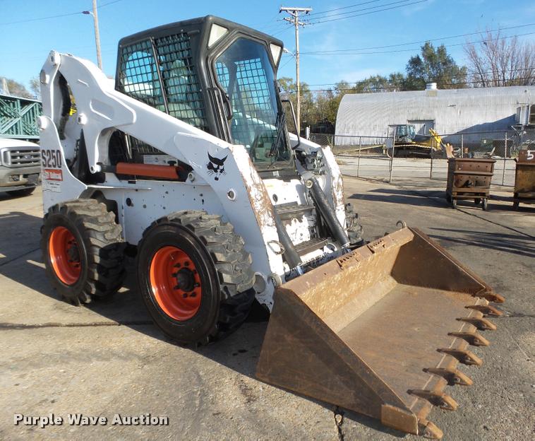 image for item L4147 2006 Bobcat S250 skid steer