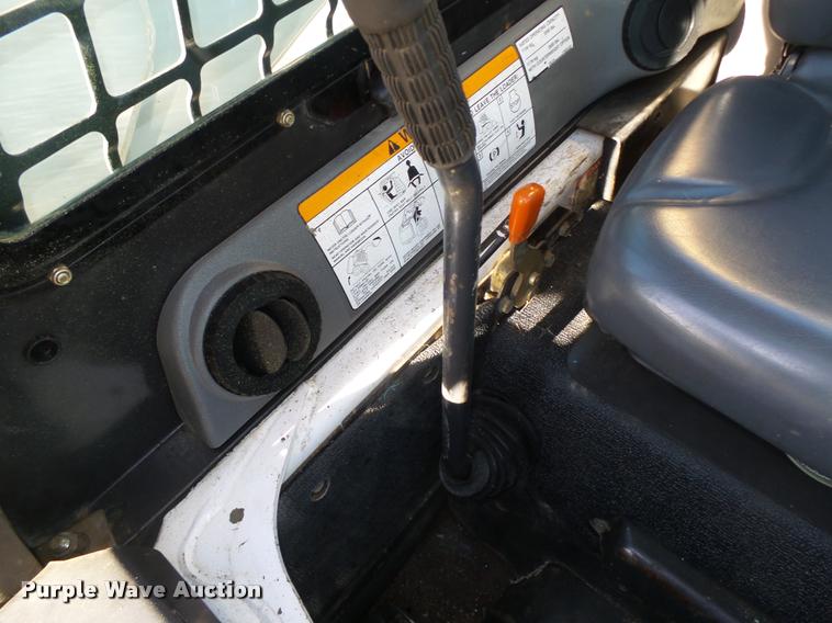 image for item L4147 2006 Bobcat S250 skid steer