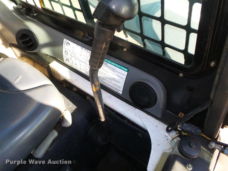 image for item L4147 2006 Bobcat S250 skid steer