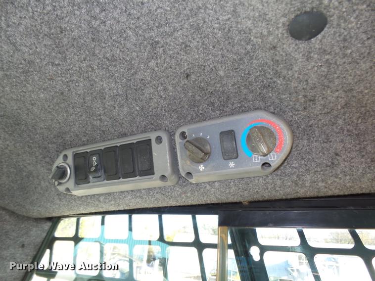 image for item L4147 2006 Bobcat S250 skid steer