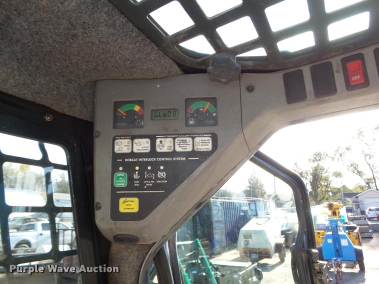 image for item L4147 2006 Bobcat S250 skid steer