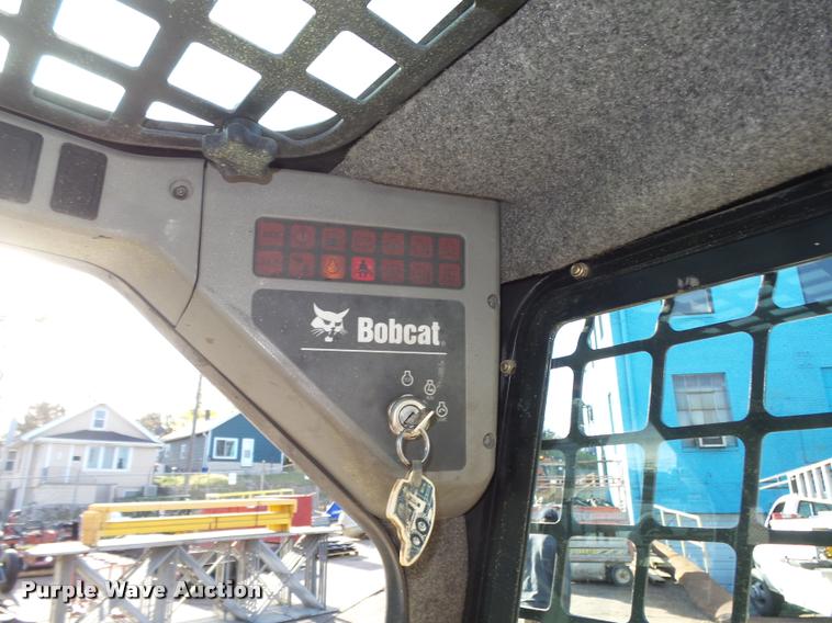 image for item L4147 2006 Bobcat S250 skid steer