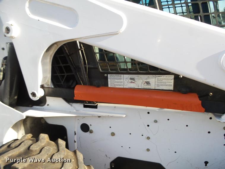 image for item L4147 2006 Bobcat S250 skid steer