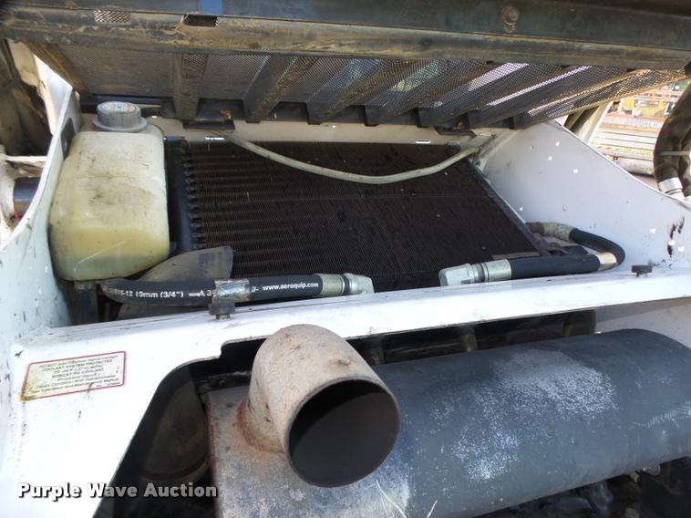 image for item L4147 2006 Bobcat S250 skid steer