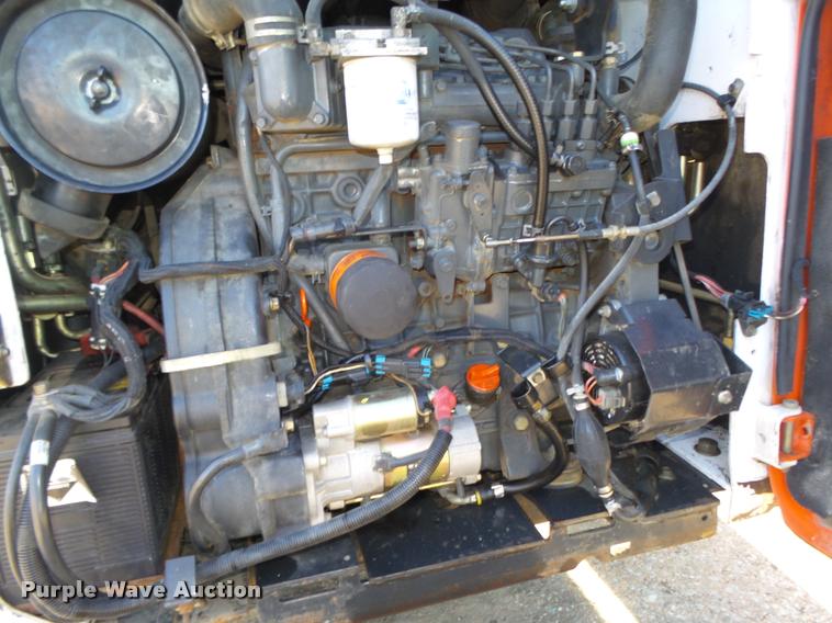 image for item L4147 2006 Bobcat S250 skid steer