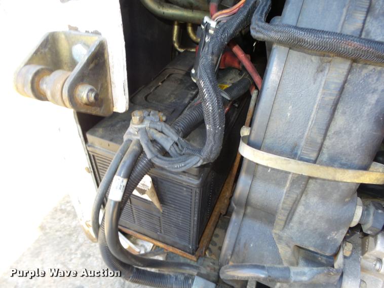 image for item L4147 2006 Bobcat S250 skid steer