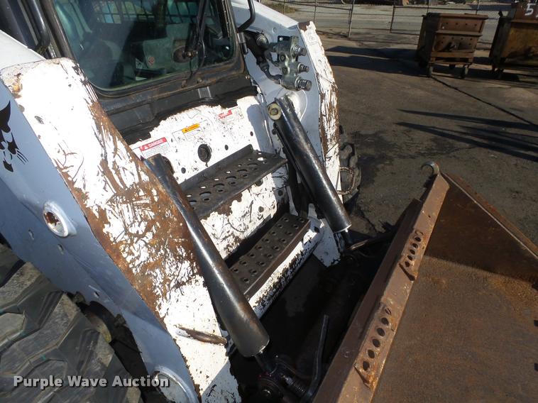 image for item L4147 2006 Bobcat S250 skid steer