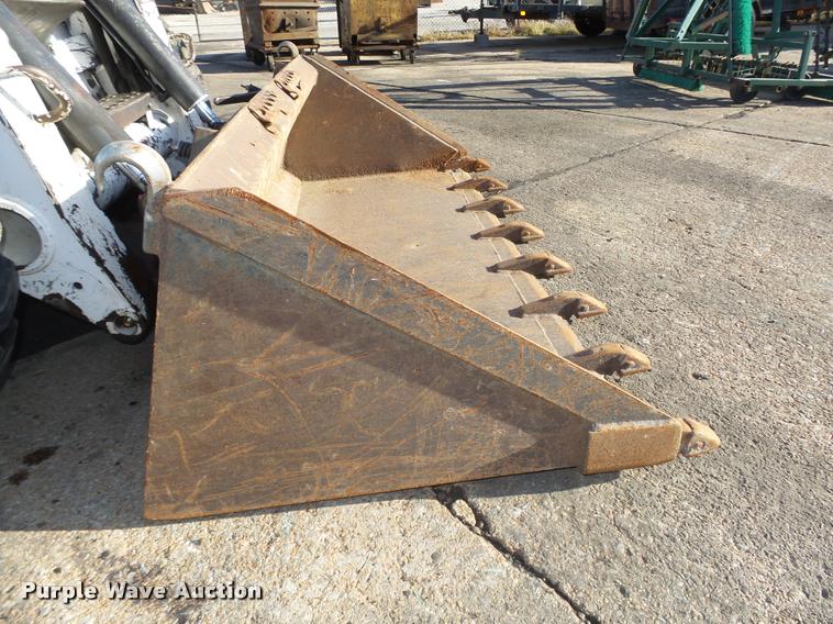 image for item L4147 2006 Bobcat S250 skid steer