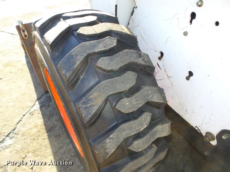 image for item L4147 2006 Bobcat S250 skid steer