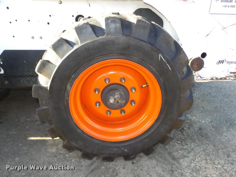 image for item L4147 2006 Bobcat S250 skid steer