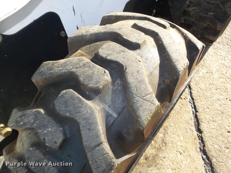 image for item L4147 2006 Bobcat S250 skid steer