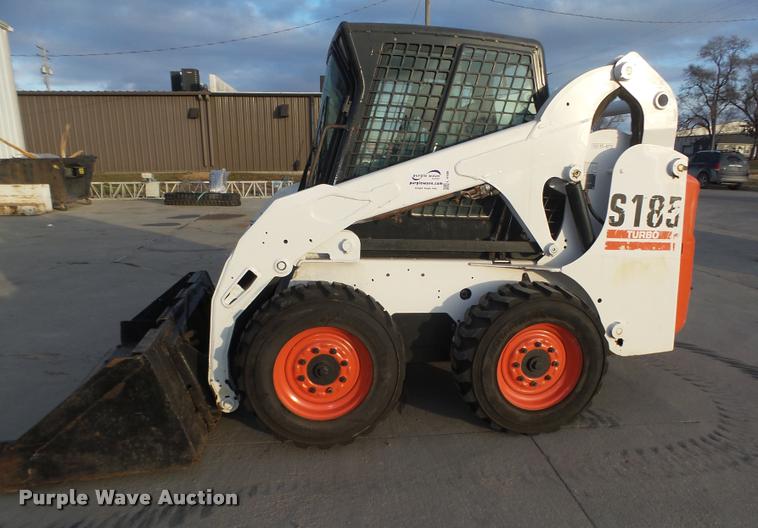 image for item L4189 2002 Bobcat S185 skid steer