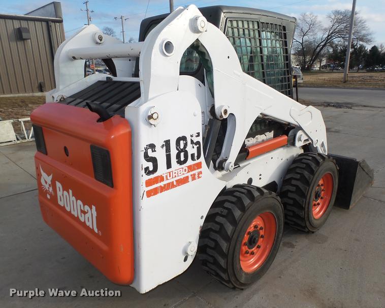 image for item L4189 2002 Bobcat S185 skid steer