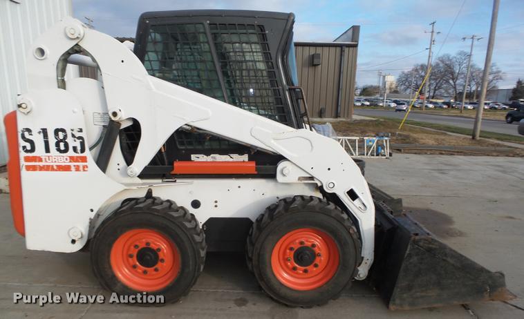 image for item L4189 2002 Bobcat S185 skid steer