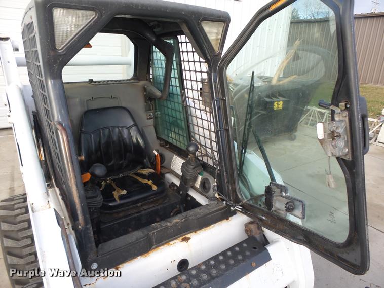 image for item L4189 2002 Bobcat S185 skid steer