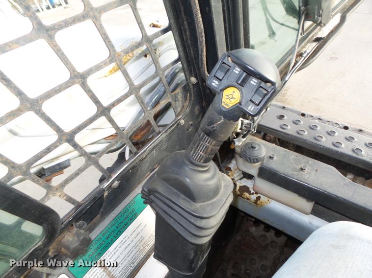 image for item L4189 2002 Bobcat S185 skid steer