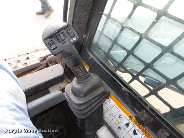 image for item L4189 2002 Bobcat S185 skid steer