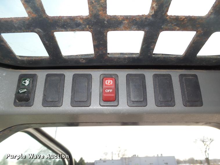 image for item L4189 2002 Bobcat S185 skid steer