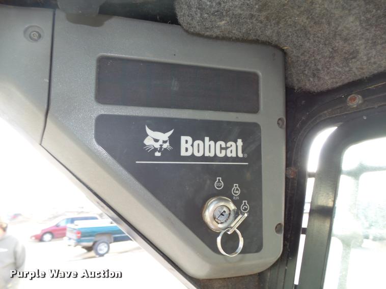 image for item L4189 2002 Bobcat S185 skid steer