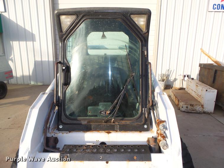 image for item L4189 2002 Bobcat S185 skid steer