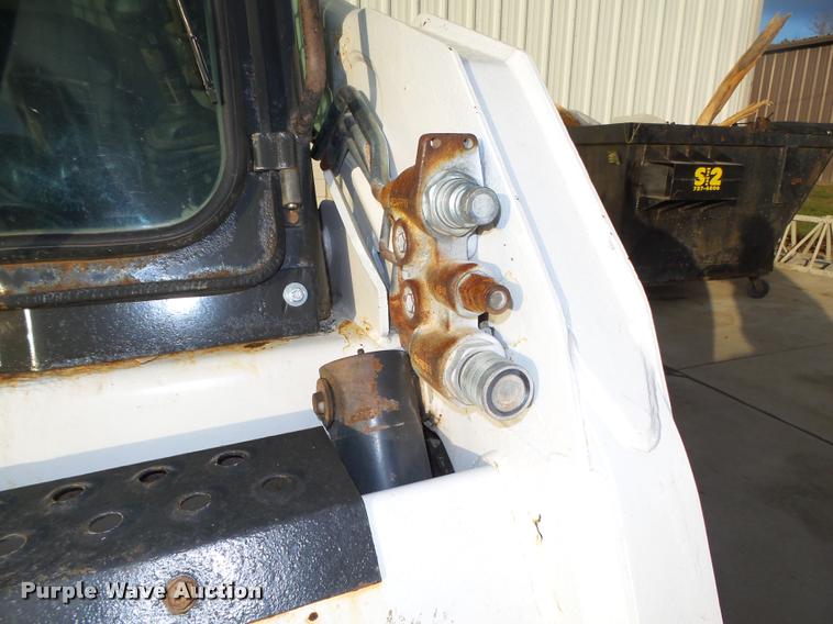 image for item L4189 2002 Bobcat S185 skid steer