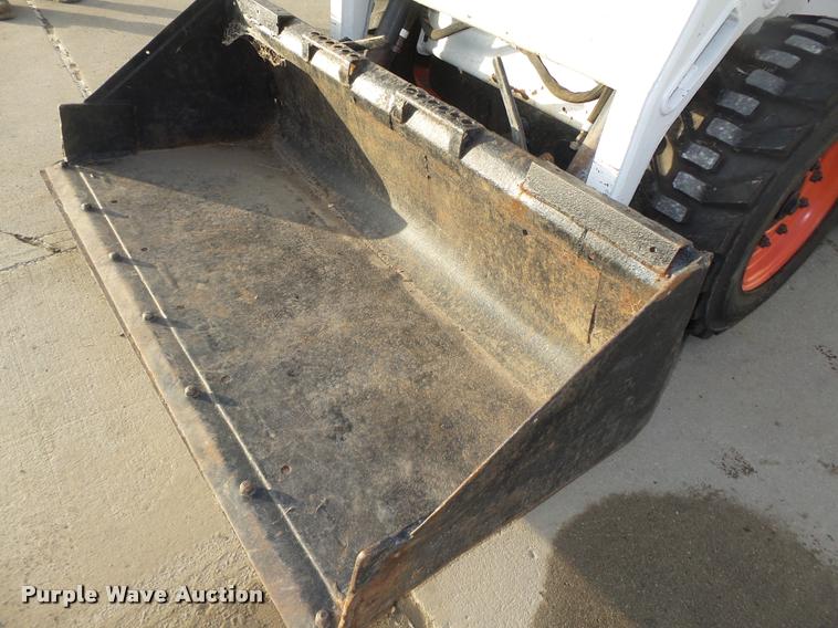 image for item L4189 2002 Bobcat S185 skid steer