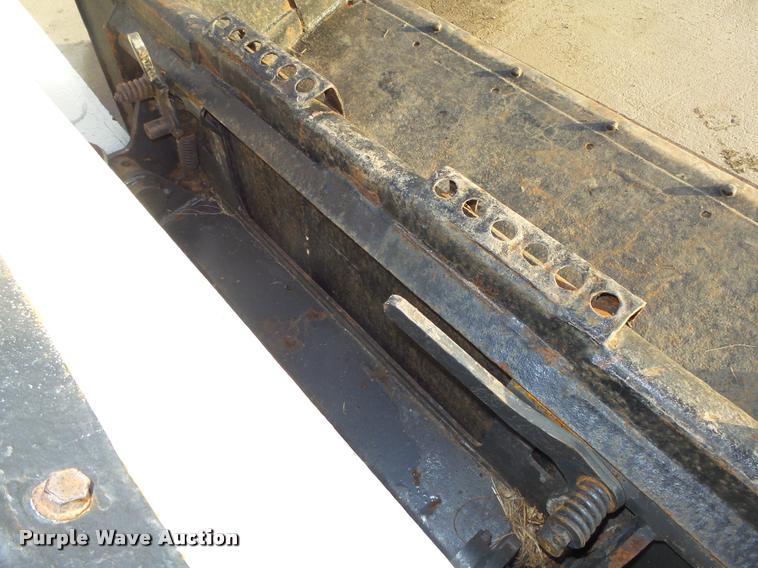 image for item L4189 2002 Bobcat S185 skid steer
