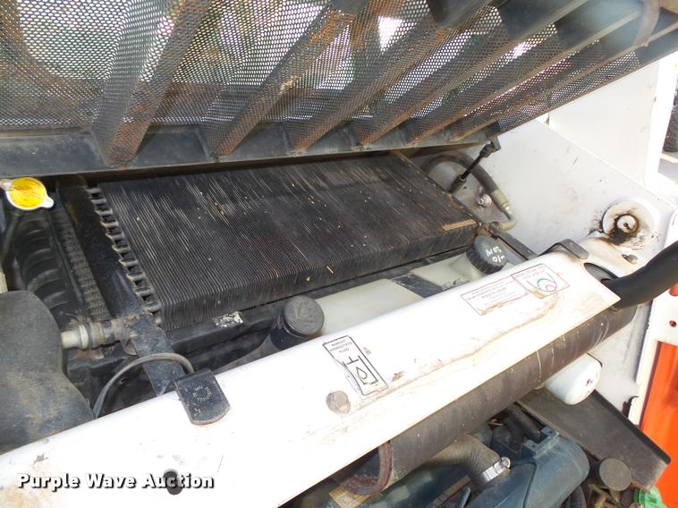 image for item L4189 2002 Bobcat S185 skid steer
