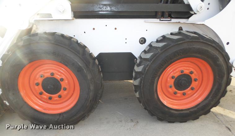 image for item L4189 2002 Bobcat S185 skid steer