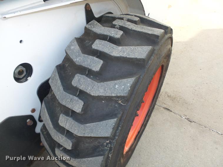 image for item L4189 2002 Bobcat S185 skid steer