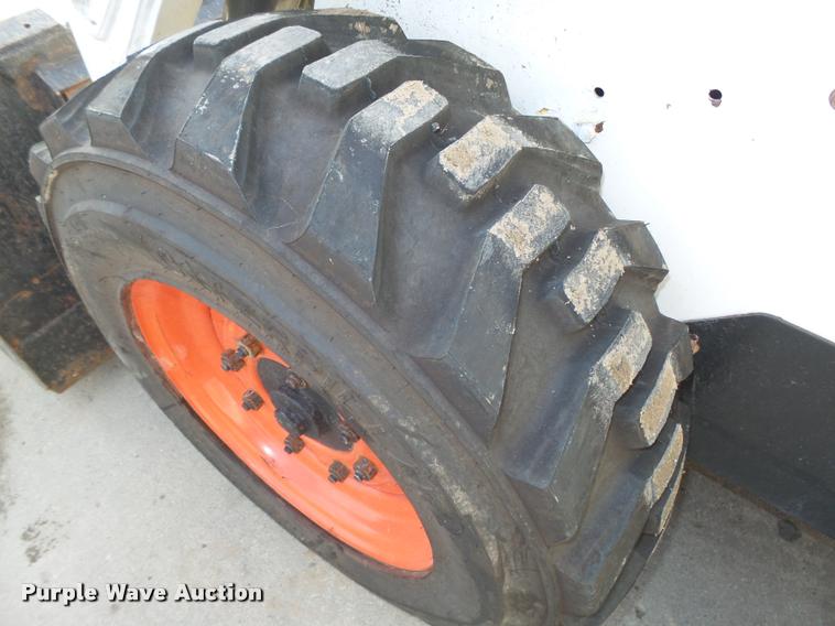 image for item L4189 2002 Bobcat S185 skid steer