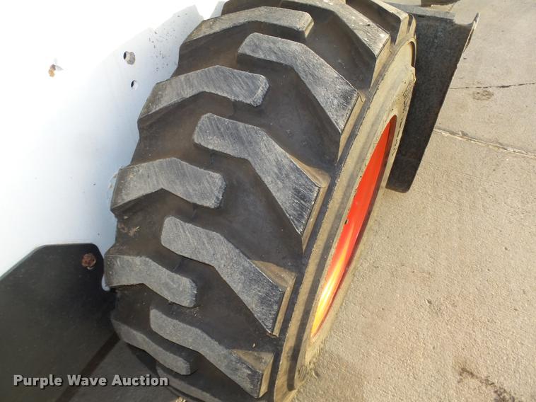 image for item L4189 2002 Bobcat S185 skid steer