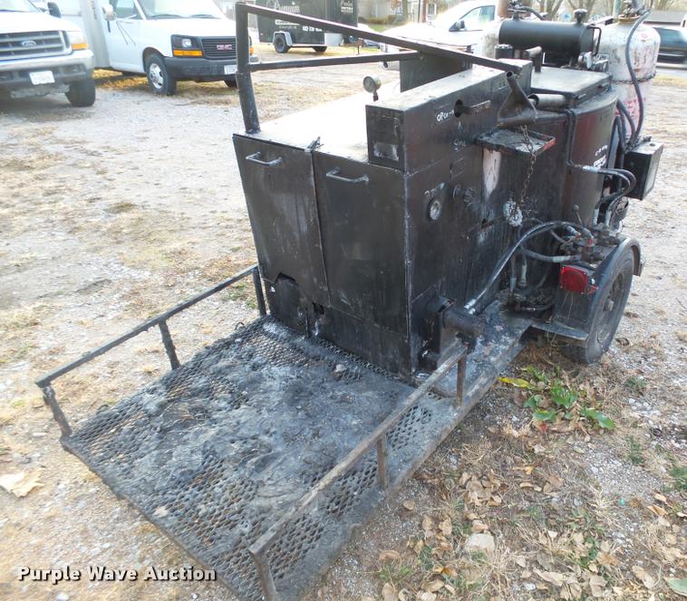 image for item L4190 Crafco EZ Pour 100 tar pot