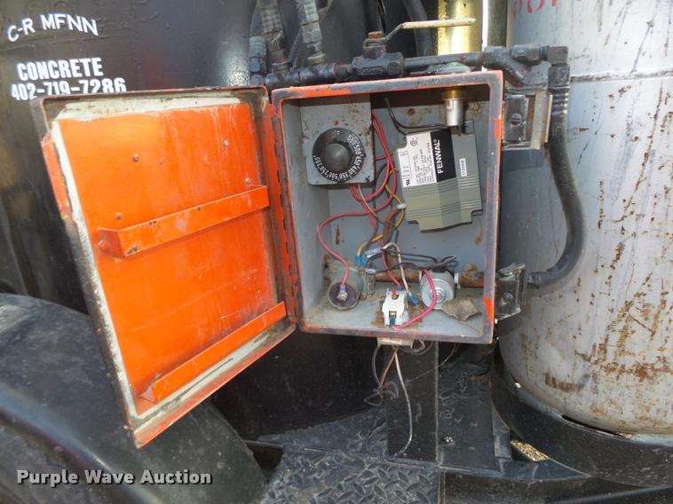 image for item L4190 Crafco EZ Pour 100 tar pot