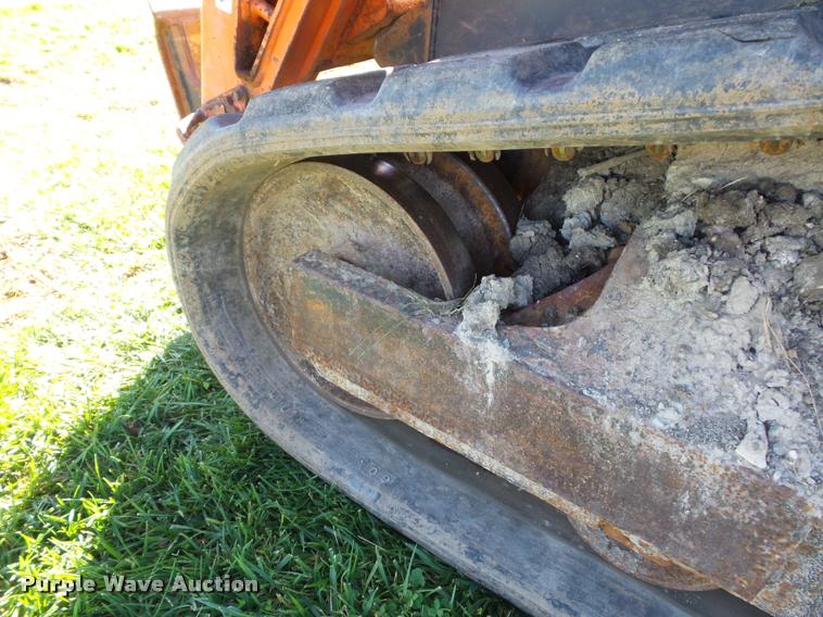 image for item L4462 2012 Kubota SVL75 skid steer