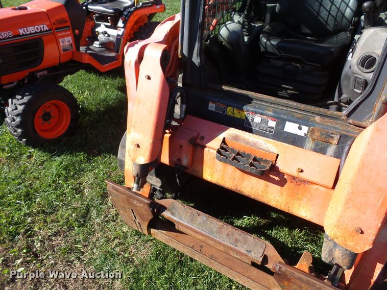 image for item L4462 2012 Kubota SVL75 skid steer