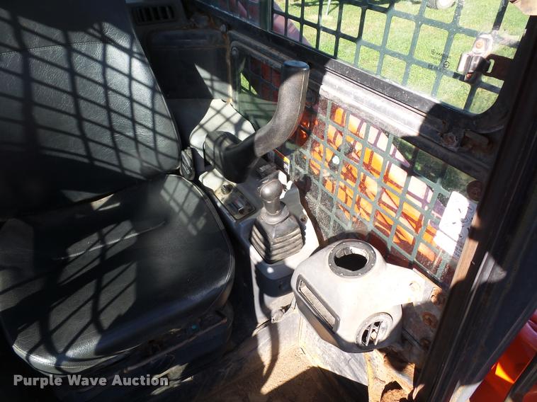 image for item L4462 2012 Kubota SVL75 skid steer