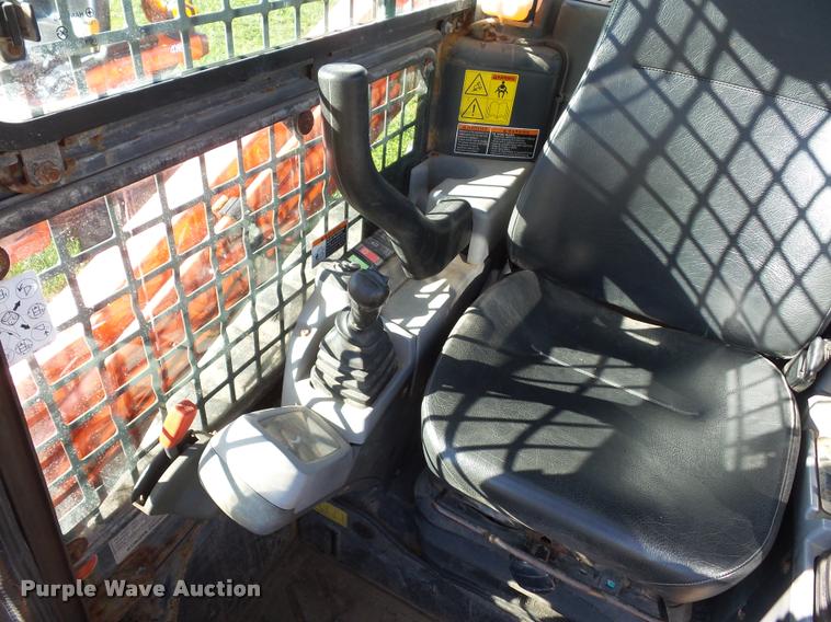 image for item L4462 2012 Kubota SVL75 skid steer