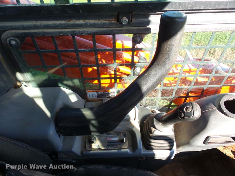 image for item L4462 2012 Kubota SVL75 skid steer