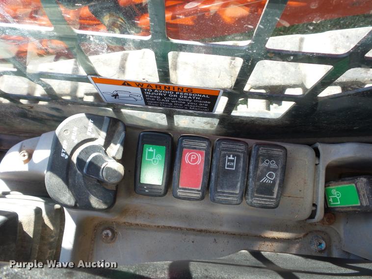 image for item L4462 2012 Kubota SVL75 skid steer