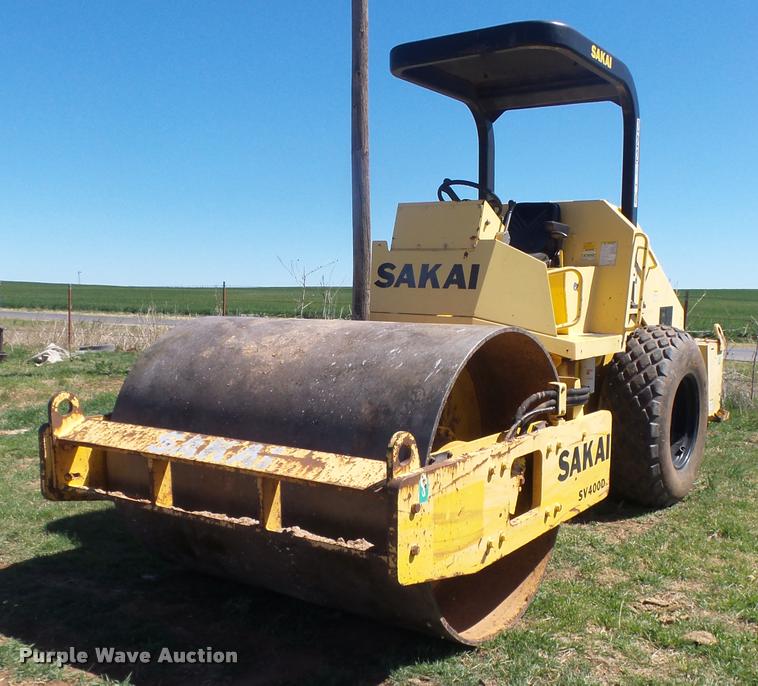 image for item L7483 Sakai SV400D single drum vibratory roller