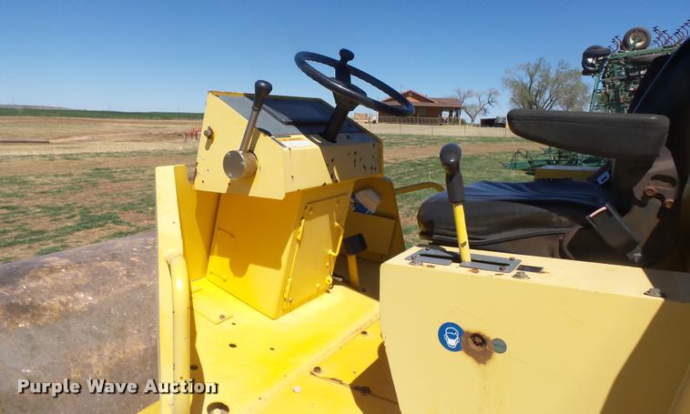 image for item L7483 Sakai SV400D single drum vibratory roller