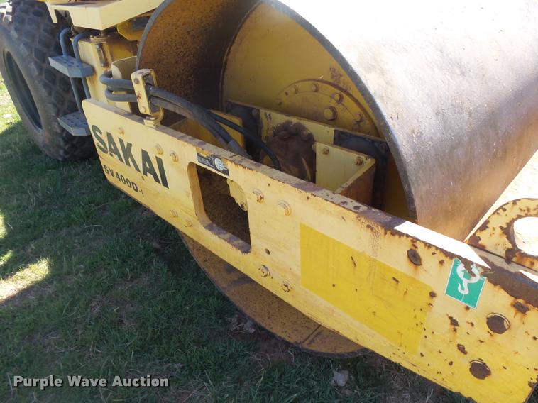 image for item L7483 Sakai SV400D single drum vibratory roller