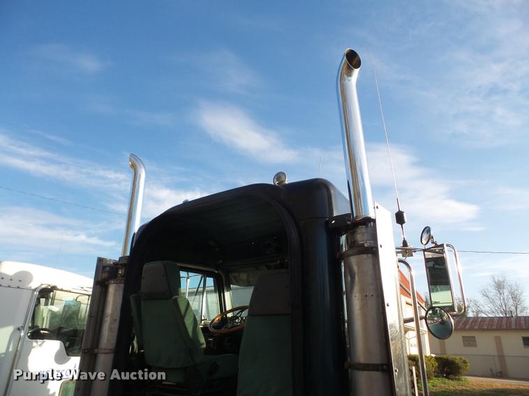 image for item BW9632 1996 Peterbilt 379 truck cab