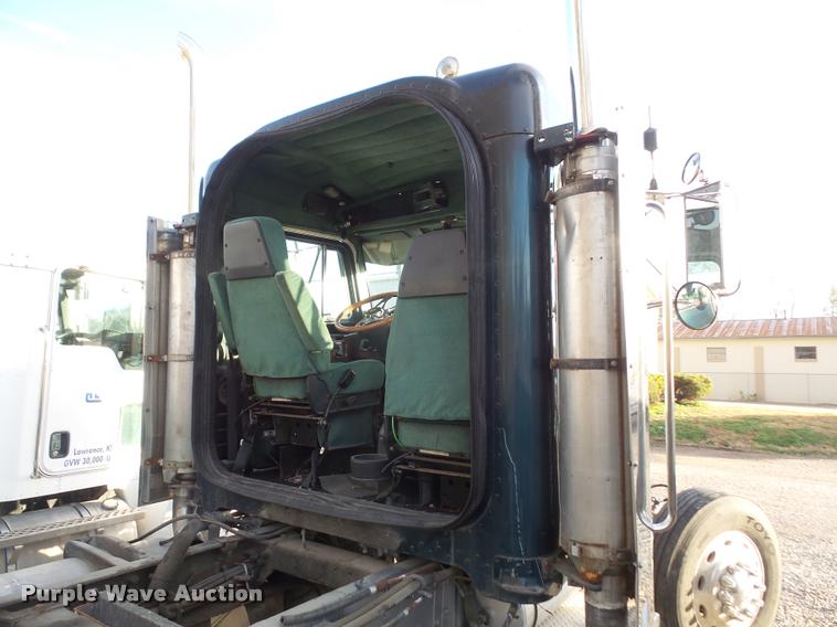 image for item BW9632 1996 Peterbilt 379 truck cab