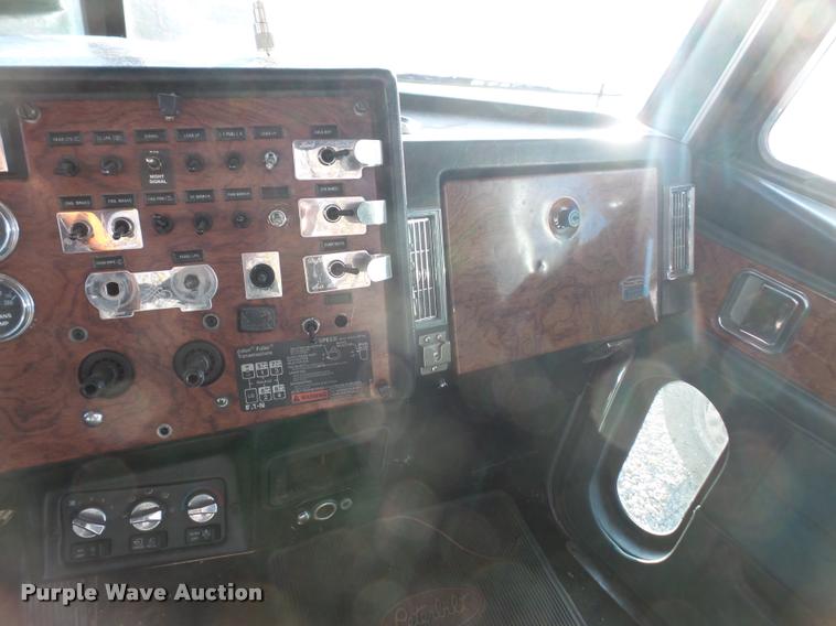 image for item BW9632 1996 Peterbilt 379 truck cab