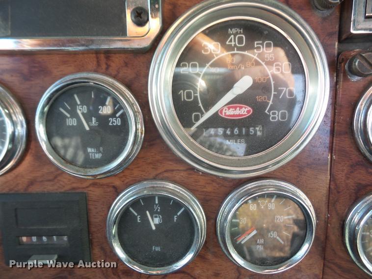 image for item BW9632 1996 Peterbilt 379 truck cab